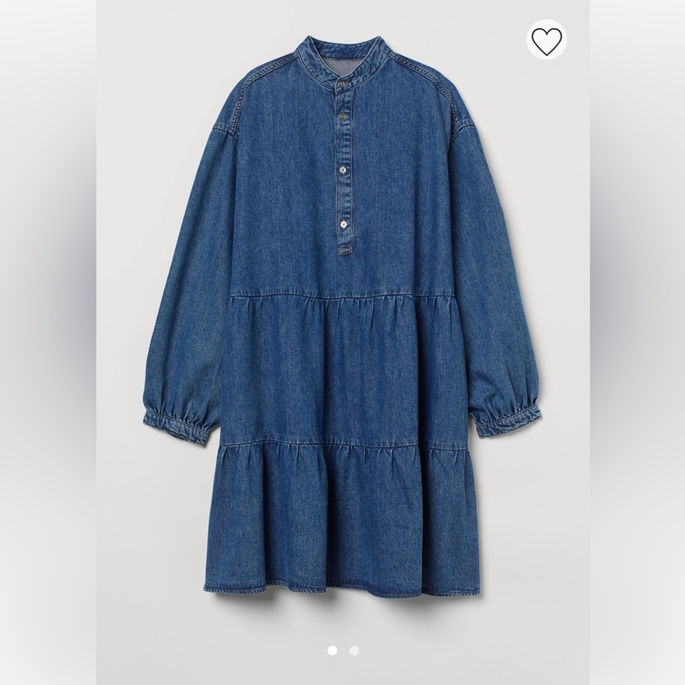 Never worn Denim dress (RUNS LARGE - fits like a L) size M